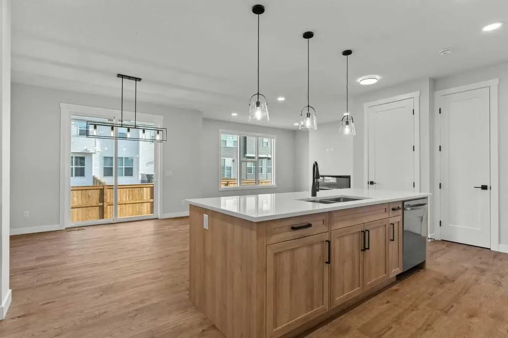 294 Kinniburgh Loop Chestermere AB T1X 3C3