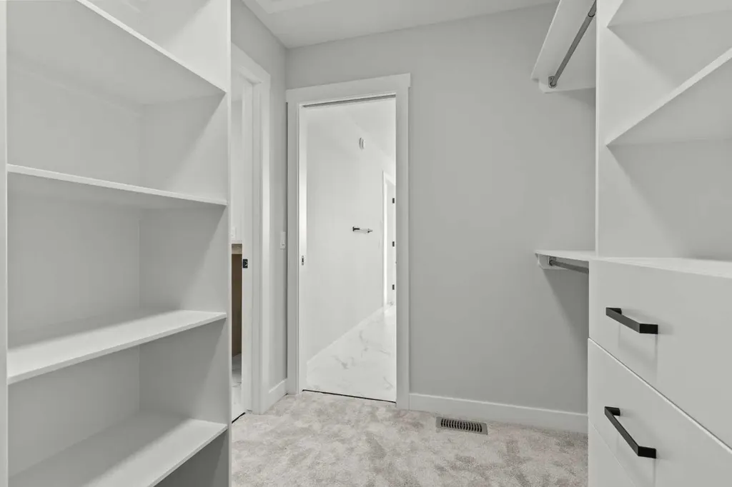 294 Kinniburgh Loop Chestermere AB T1X 3C3