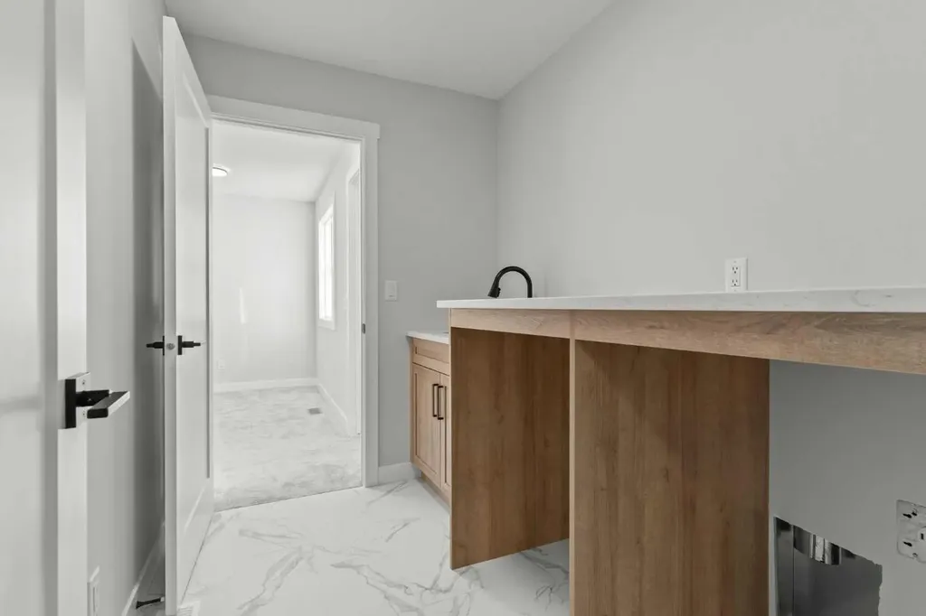 294 Kinniburgh Loop Chestermere AB T1X 3C3