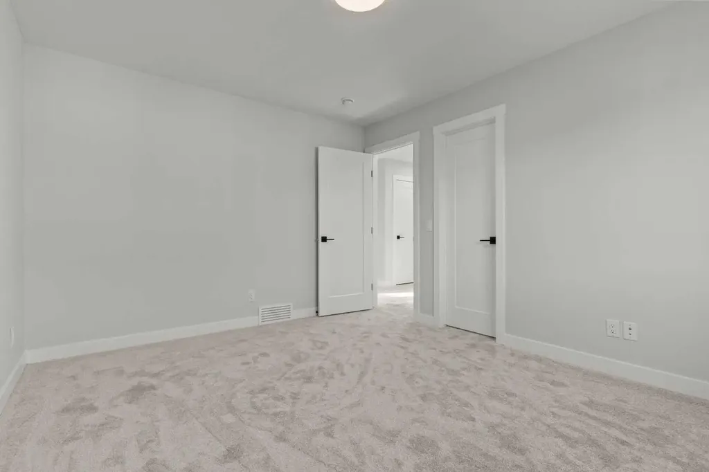 294 Kinniburgh Loop Chestermere AB T1X 3C3