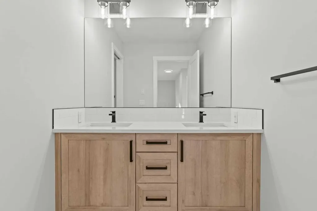 294 Kinniburgh Loop Chestermere AB T1X 3C3