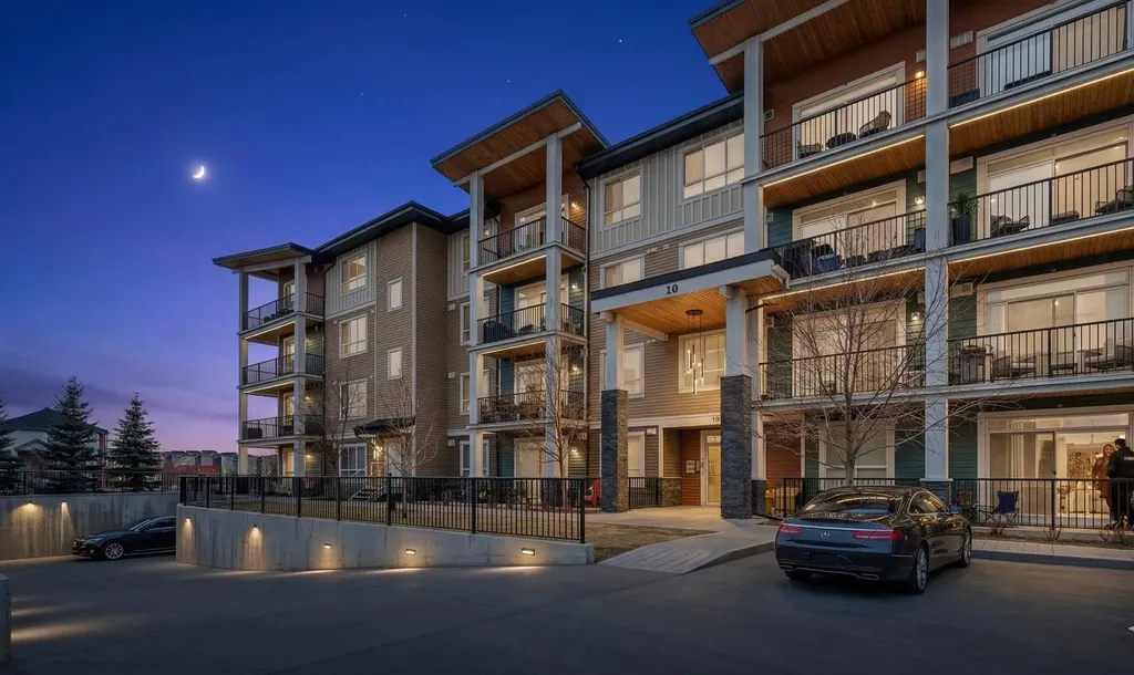 10 Walgrove Walk SE Calgary AB T2X4E3