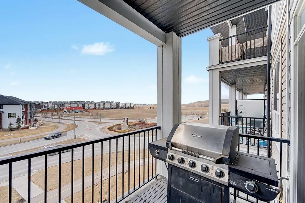 10 Walgrove Walk SE Calgary AB T2X4E3