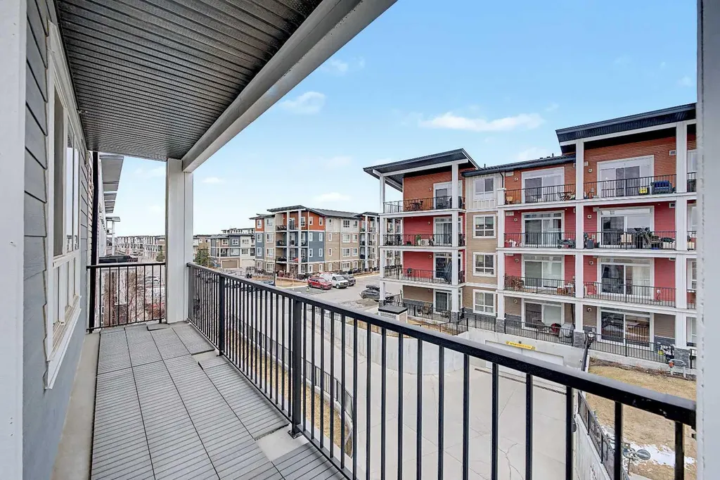 10 Walgrove Walk SE Calgary AB T2X4E3