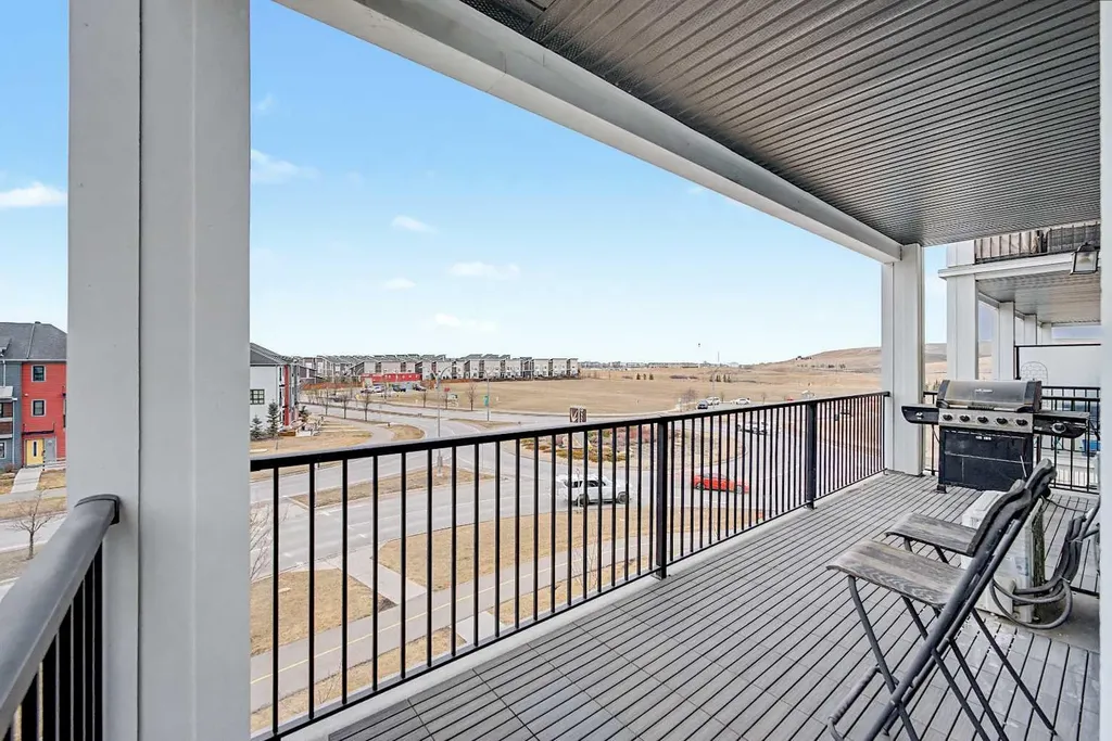 10 Walgrove Walk SE Calgary AB T2X4E3