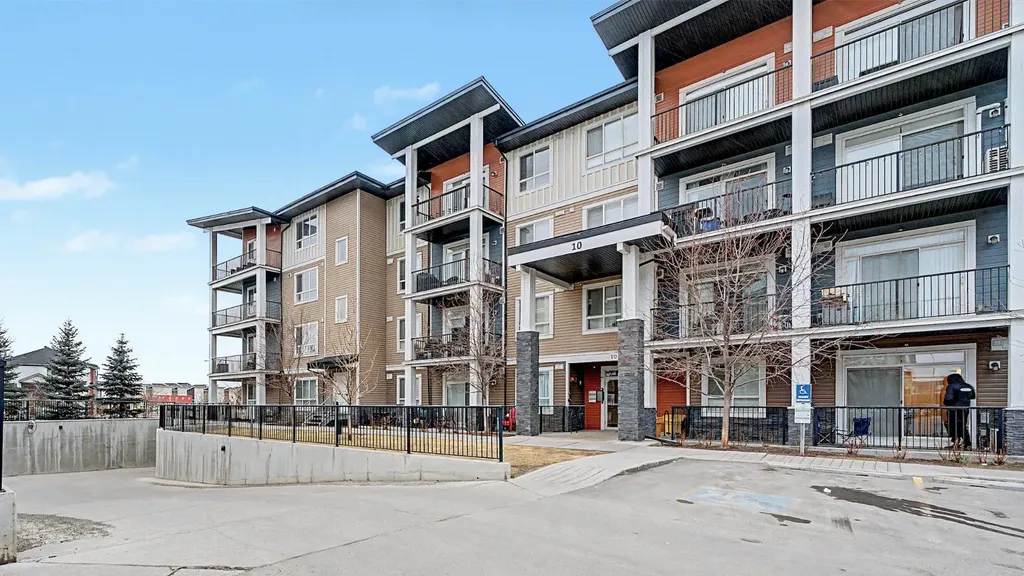 10 Walgrove Walk SE Calgary AB T2X4E3