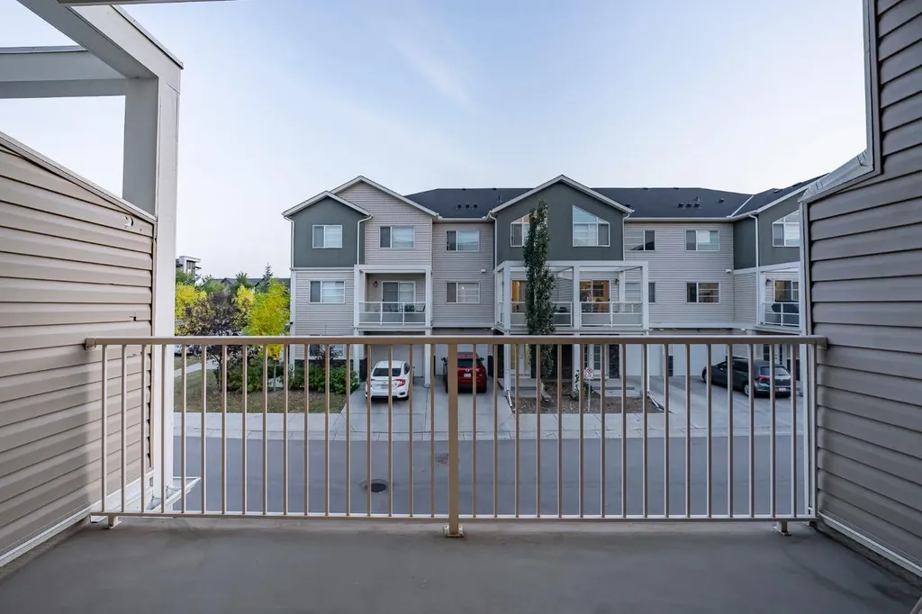 638 Redstone View NE Calgary AB T3N 0M9
