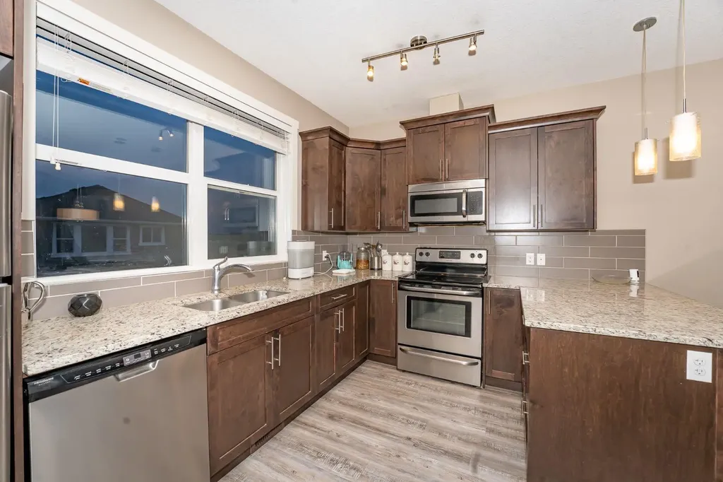 638 Redstone View NE Calgary AB T3N 0M9