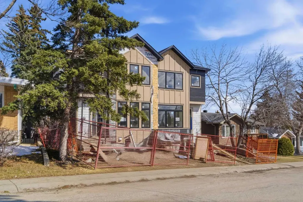 4722 Nordegg Crescent NW Calgary AB T2K 2M5