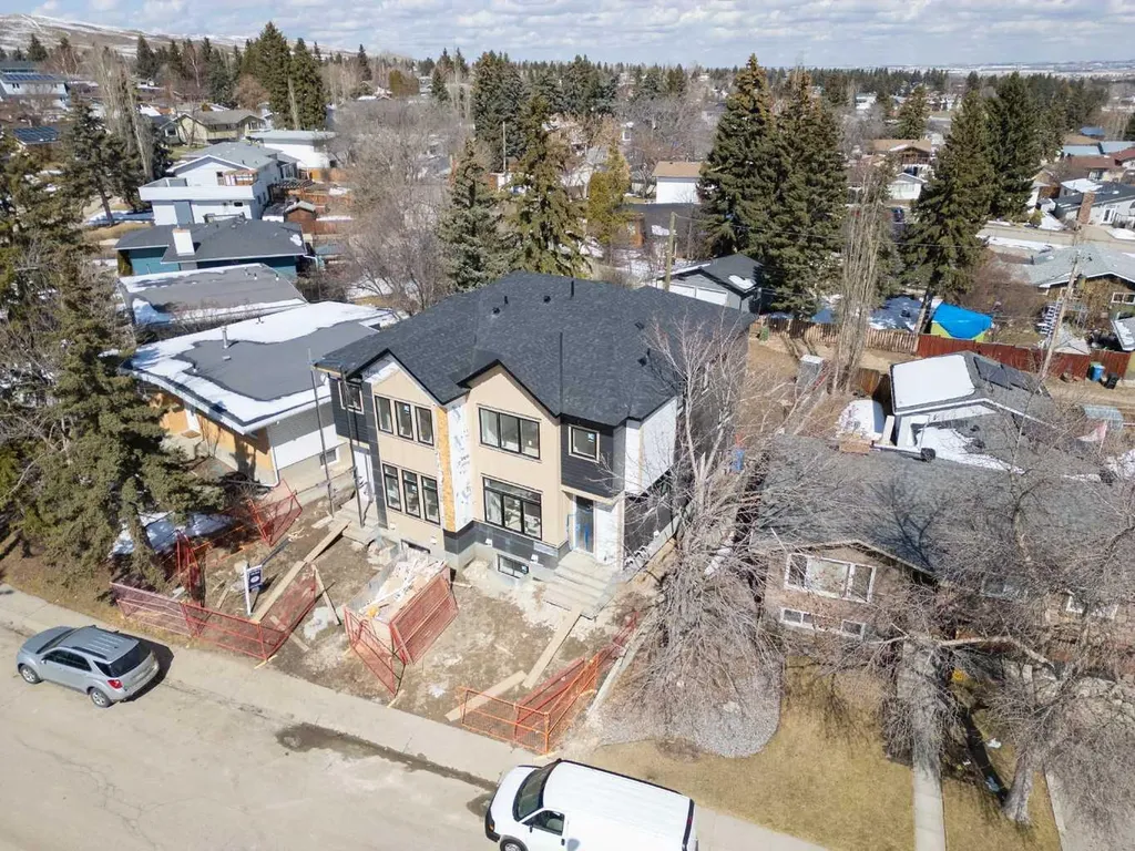 4722 Nordegg Crescent NW Calgary AB T2K 2M5
