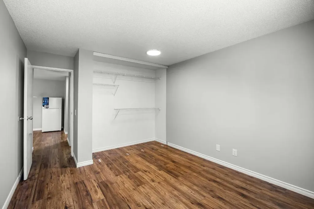 2623 Edenwold Heights NW Calgary AB T3A 3Y5
