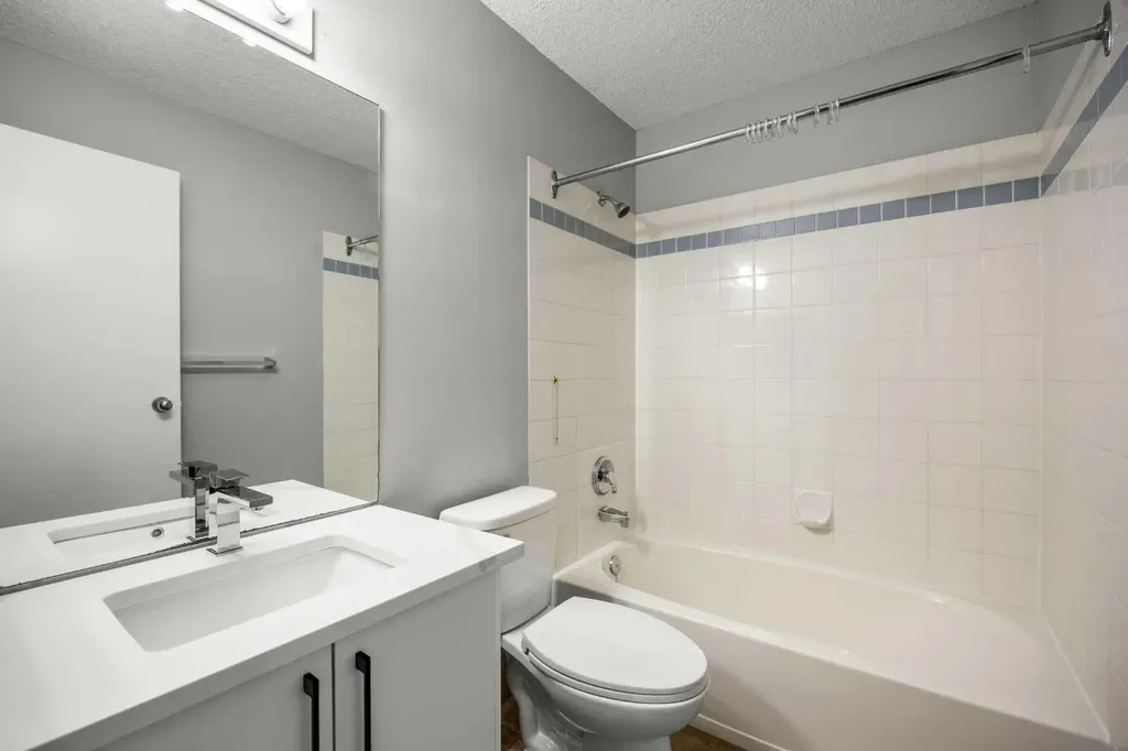 2623 Edenwold Heights NW Calgary AB T3A 3Y5