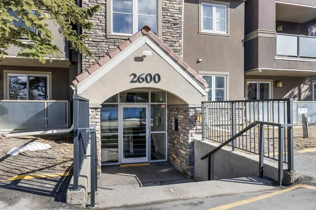 2623 Edenwold Heights NW Calgary AB T3A 3Y5