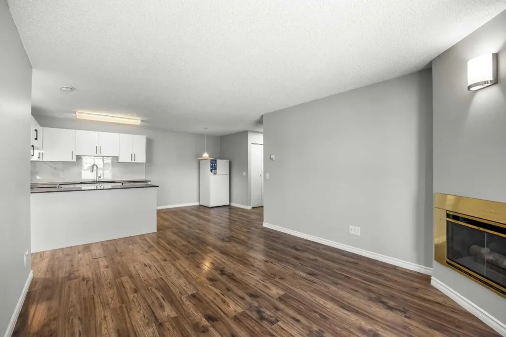 2623 Edenwold Heights NW Calgary AB T3A 3Y5