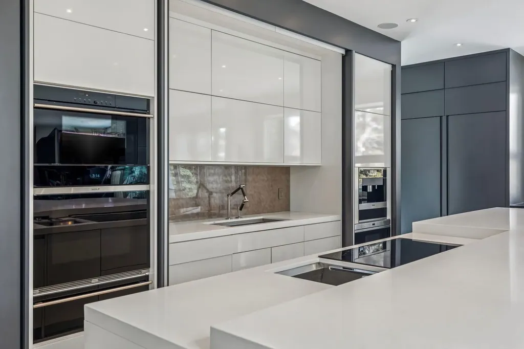 710 Rideau Road SW Calgary AB T2S 0R6