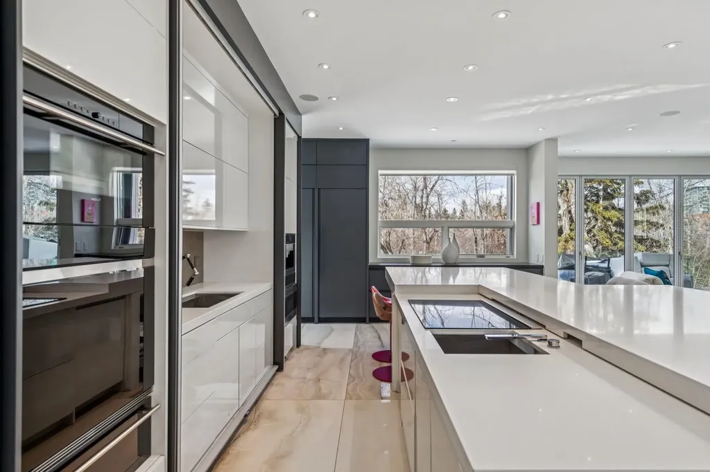 710 Rideau Road SW Calgary AB T2S 0R6