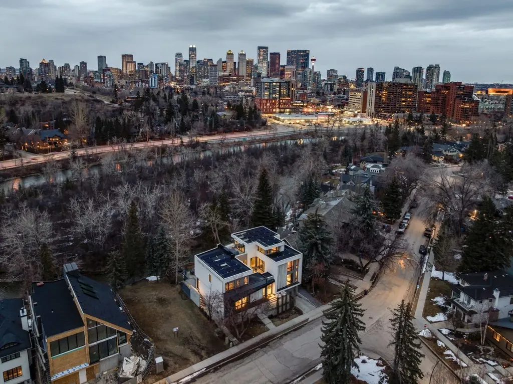 710 Rideau Road SW Calgary AB T2S 0R6