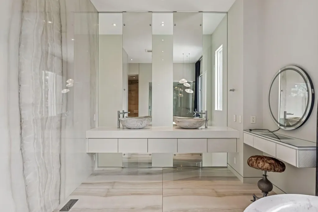 710 Rideau Road SW Calgary AB T2S 0R6