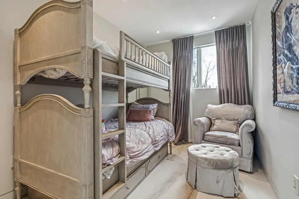 710 Rideau Road SW Calgary AB T2S 0R6