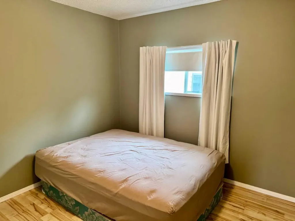 107 Central Avenue S.w Falher AB T0H 1M0