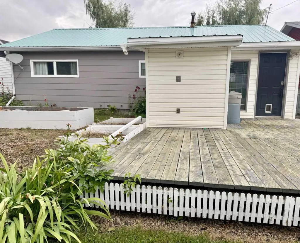 107 Central Avenue S.w Falher AB T0H 1M0