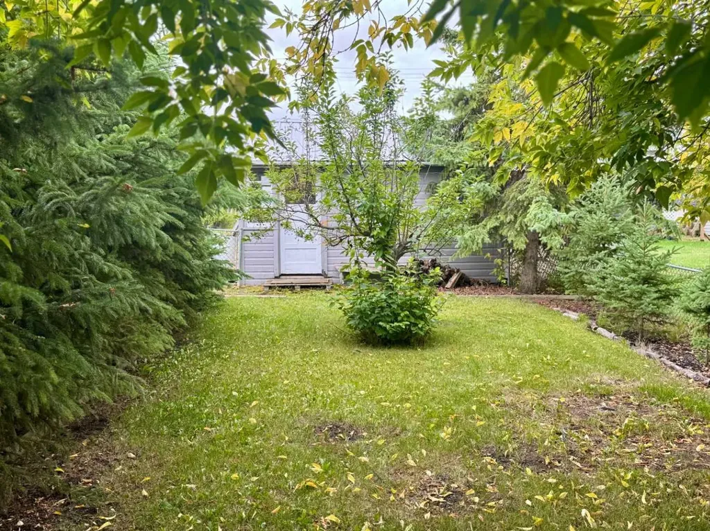 107 Central Avenue S.w Falher AB T0H 1M0
