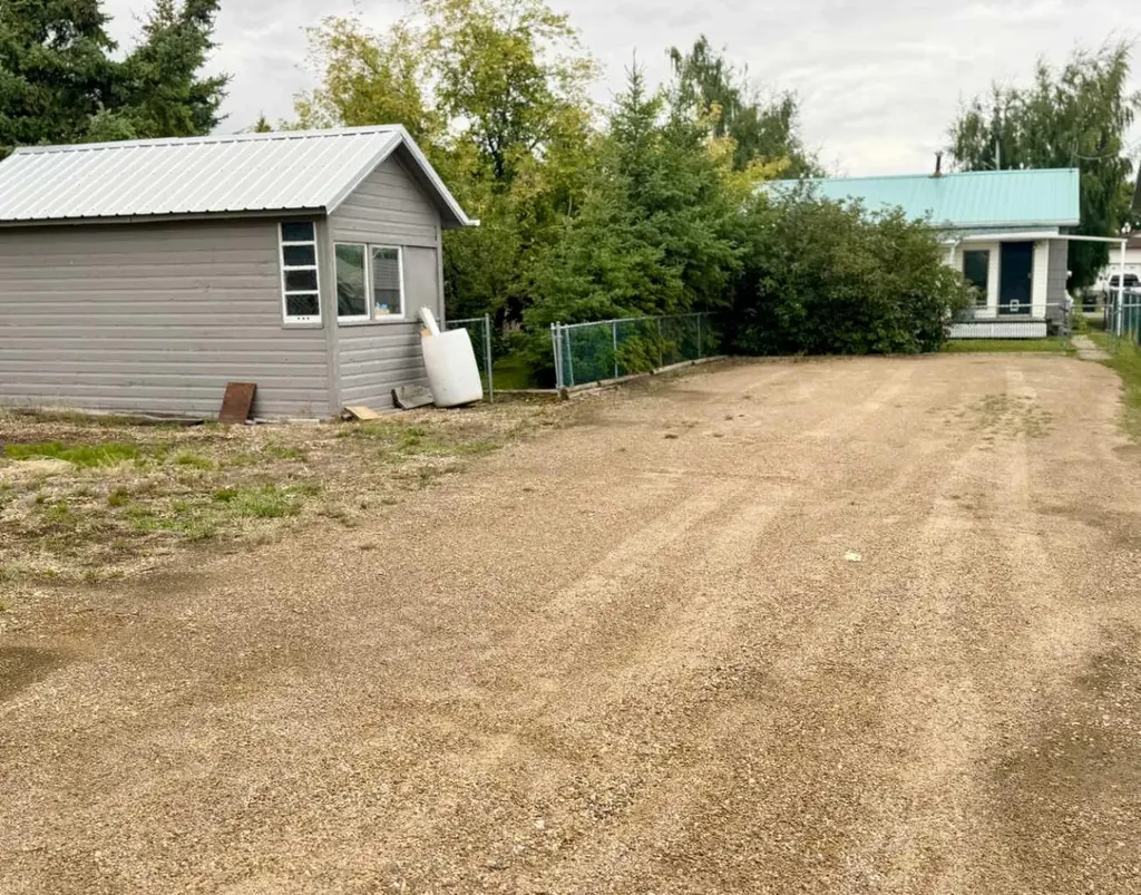 107 Central Avenue S.w Falher AB T0H 1M0