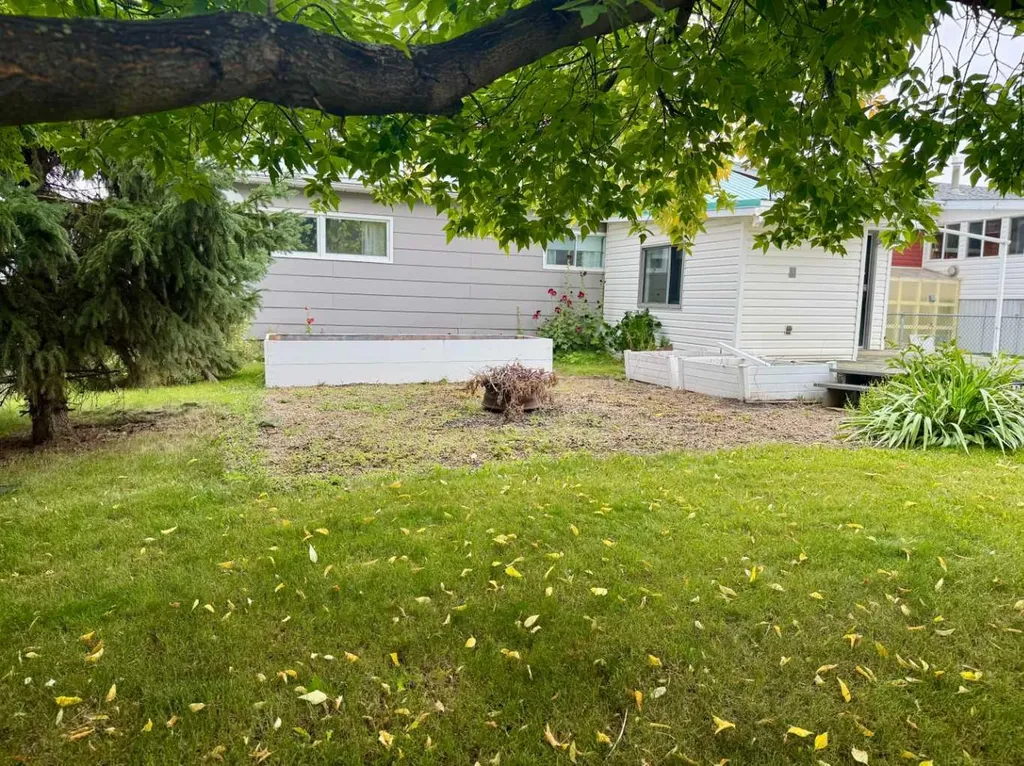 107 Central Avenue S.w Falher AB T0H 1M0