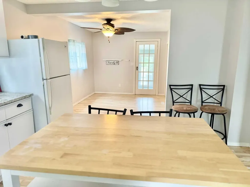 107 Central Avenue S.w Falher AB T0H 1M0