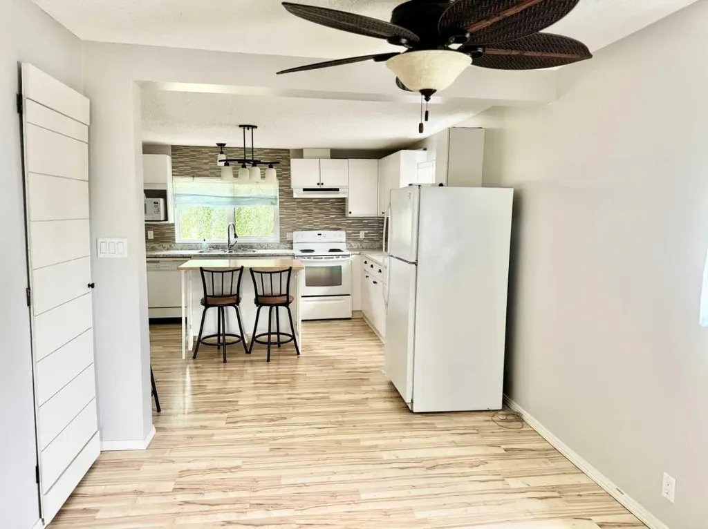 107 Central Avenue S.w Falher AB T0H 1M0