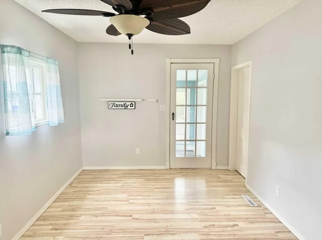 107 Central Avenue S.w Falher AB T0H 1M0