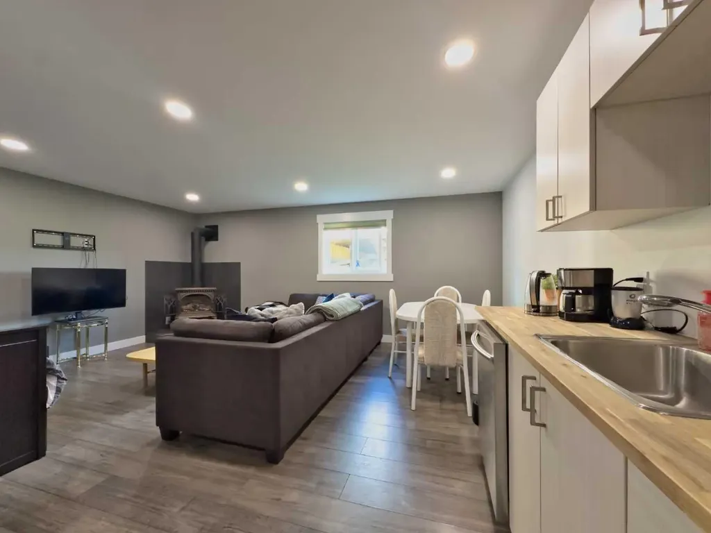 8149 26 Avenue Coleman AB T0K0M0