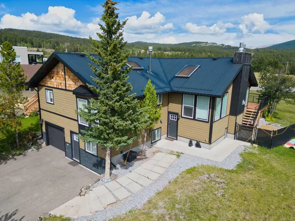 8149 26 Avenue Coleman AB T0K0M0