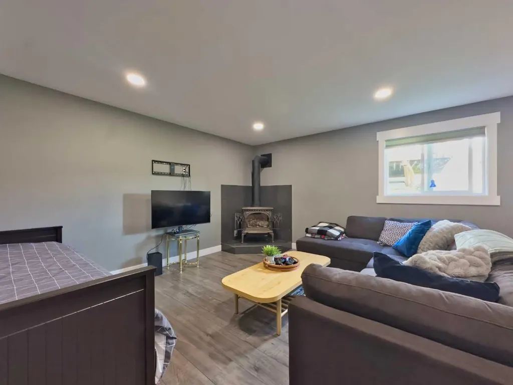 8149 26 Avenue Coleman AB T0K0M0