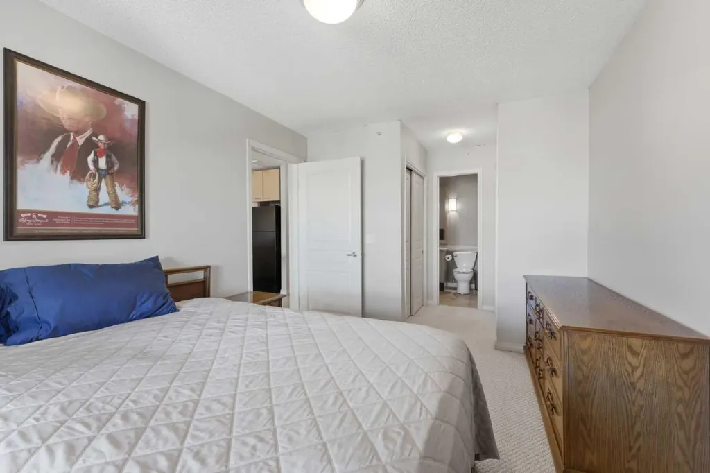22 Richard Place SW Calgary AB T3E 7N6