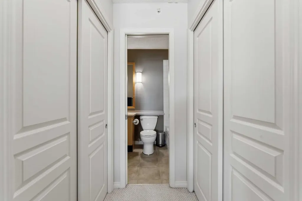 22 Richard Place SW Calgary AB T3E 7N6