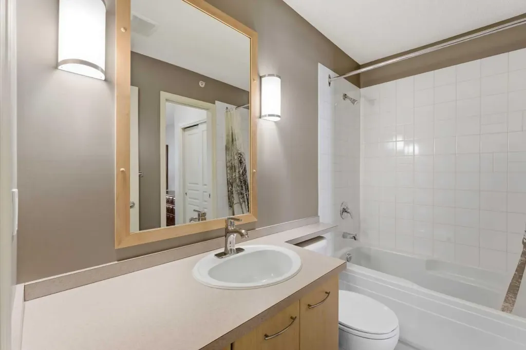 22 Richard Place SW Calgary AB T3E 7N6