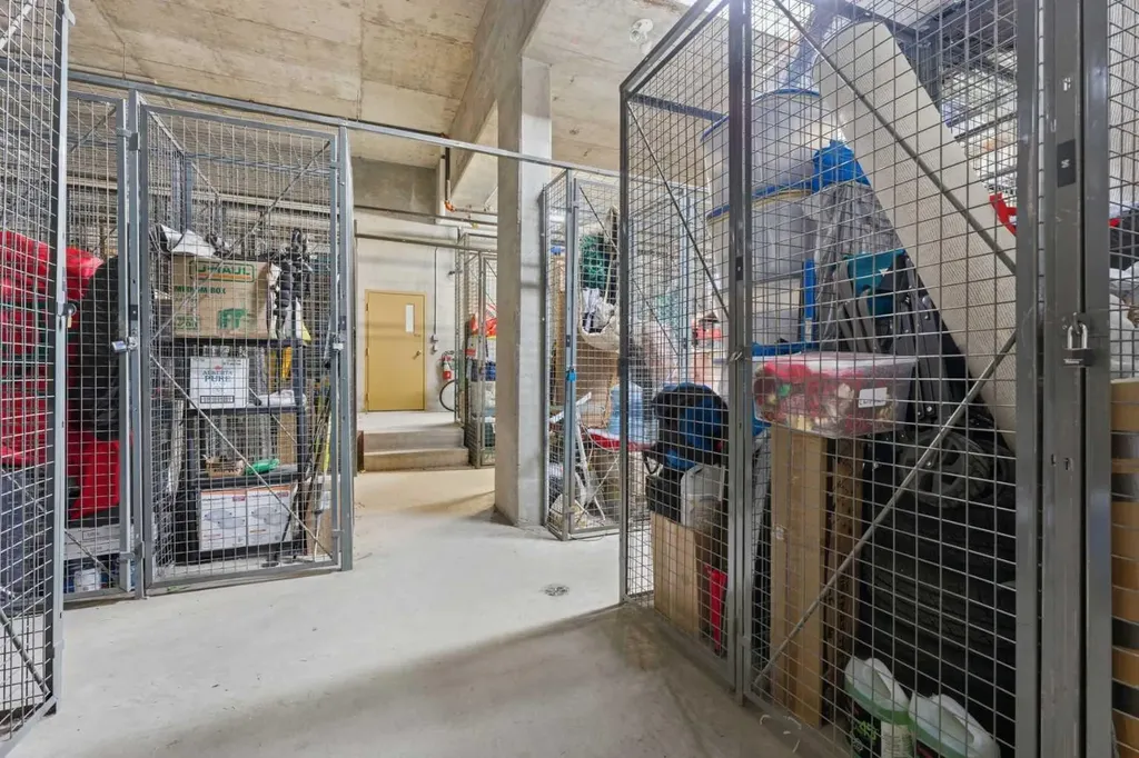 22 Richard Place SW Calgary AB T3E 7N6