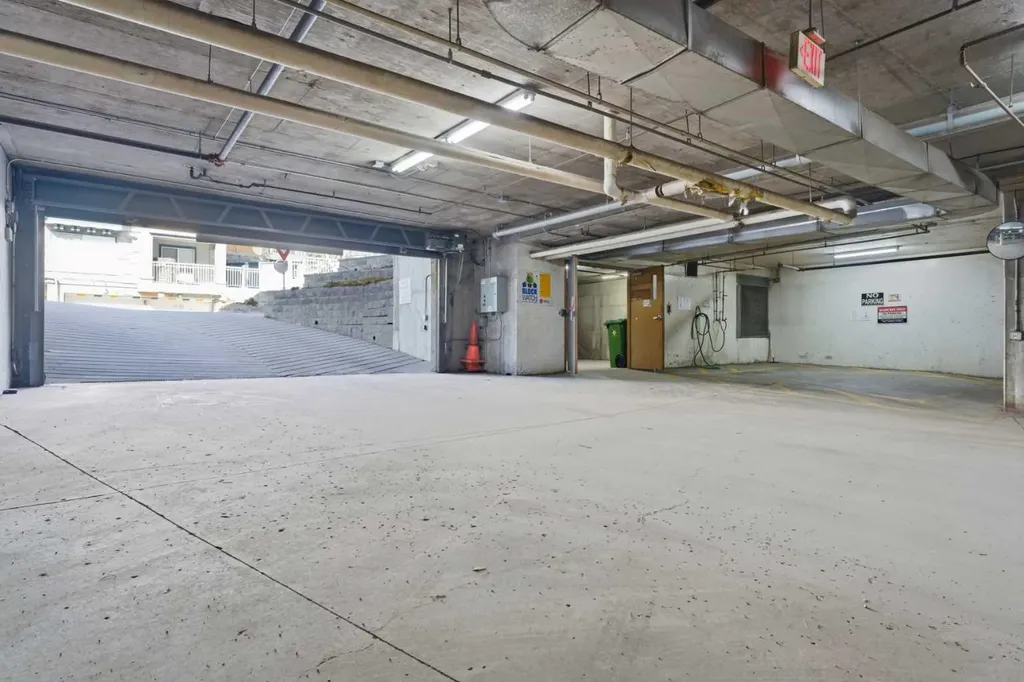 22 Richard Place SW Calgary AB T3E 7N6