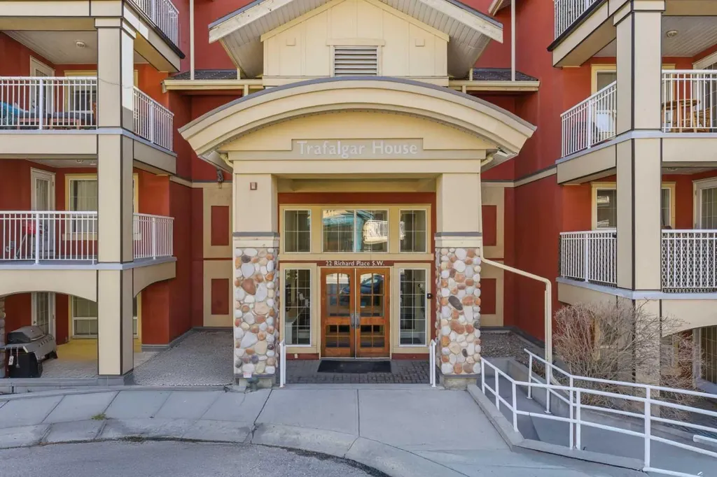 22 Richard Place SW Calgary AB T3E 7N6
