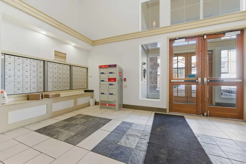 22 Richard Place SW Calgary AB T3E 7N6
