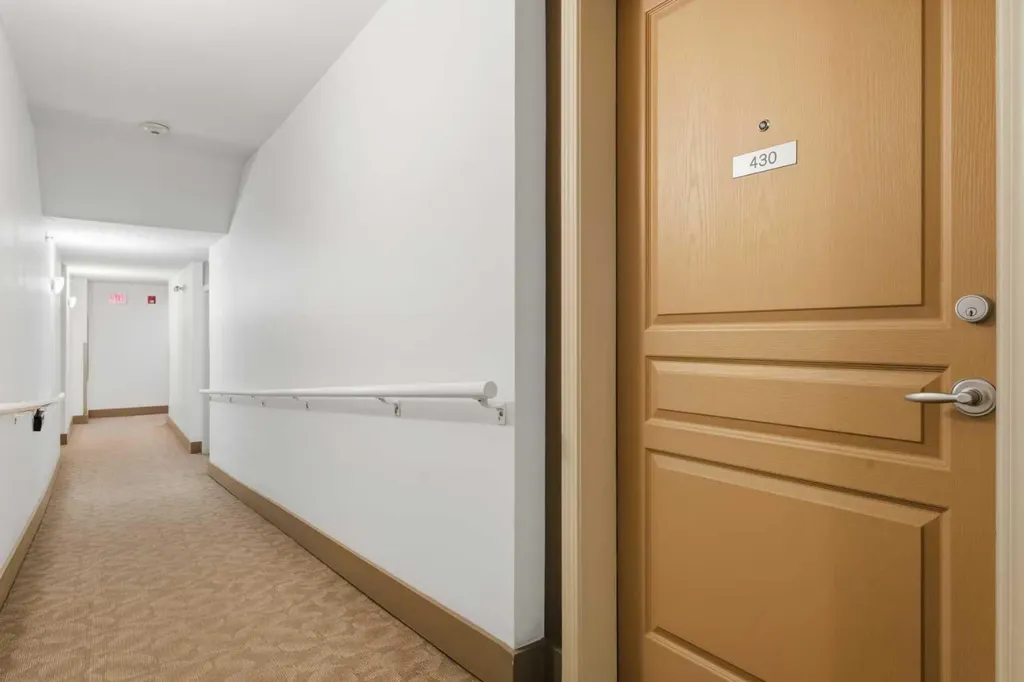 22 Richard Place SW Calgary AB T3E 7N6