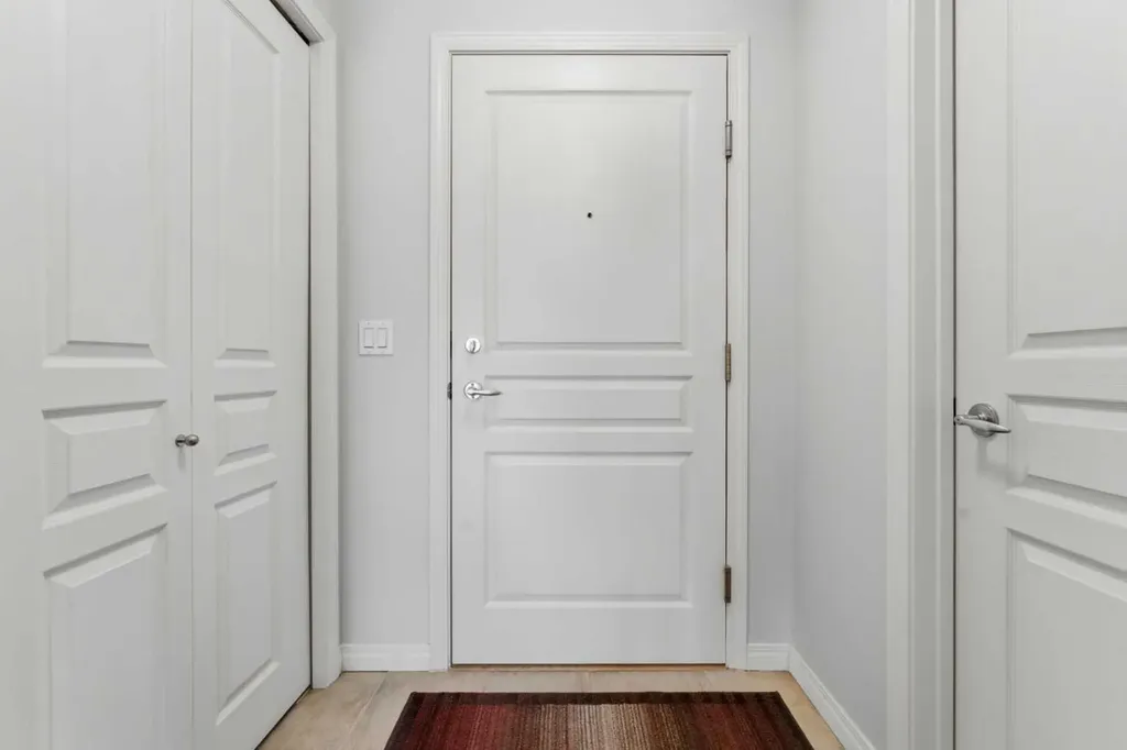 22 Richard Place SW Calgary AB T3E 7N6