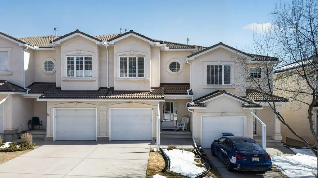 92 Hamptons Link NW Calgary AB T3A 5V9