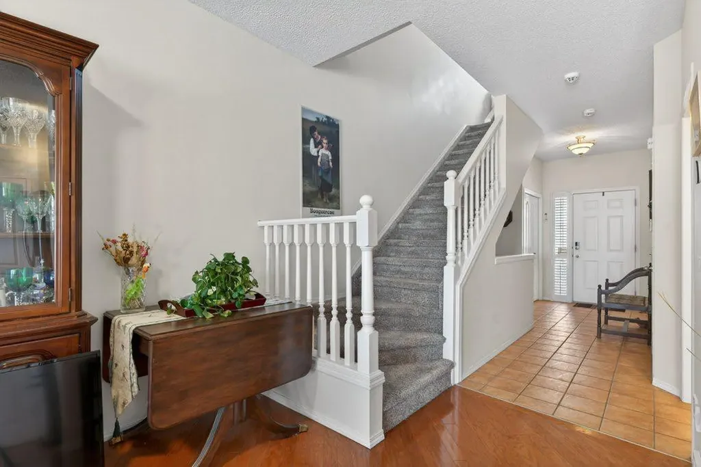 92 Hamptons Link NW Calgary AB T3A 5V9