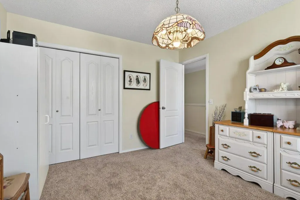 92 Hamptons Link NW Calgary AB T3A 5V9