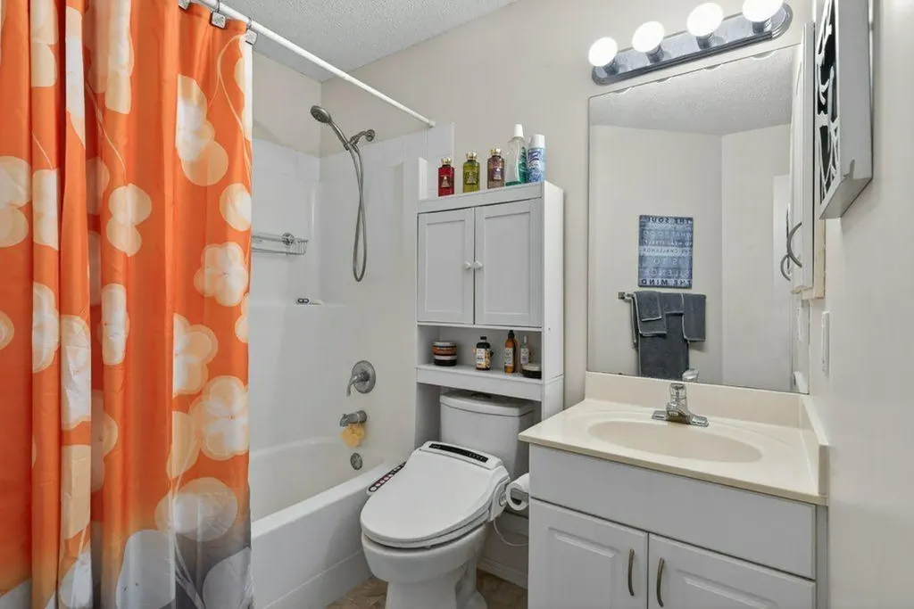 92 Hamptons Link NW Calgary AB T3A 5V9