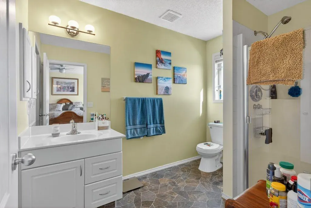 92 Hamptons Link NW Calgary AB T3A 5V9