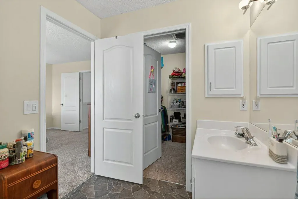 92 Hamptons Link NW Calgary AB T3A 5V9