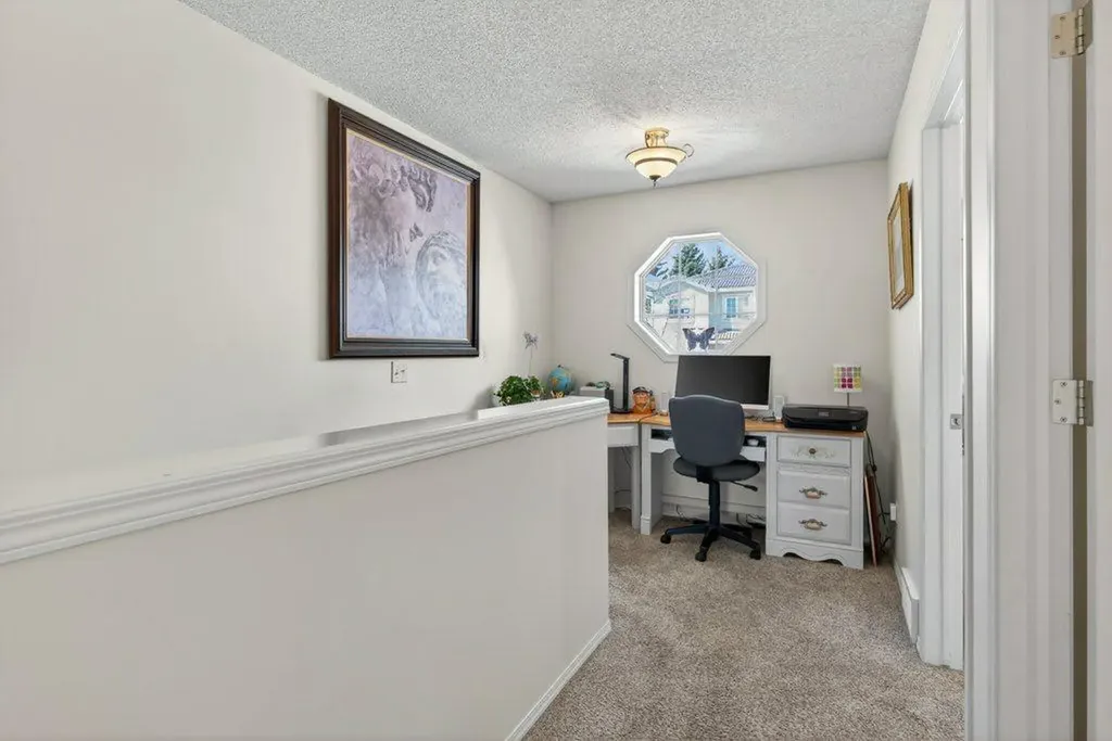 92 Hamptons Link NW Calgary AB T3A 5V9